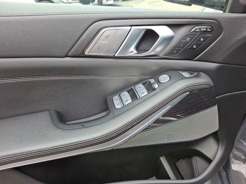 Used 2022 BMW X7 M50i image 14