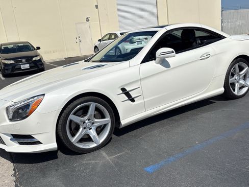 Used 2016 Mercedes-Benz SL 550 w/ Driver Assistance Package image 1
