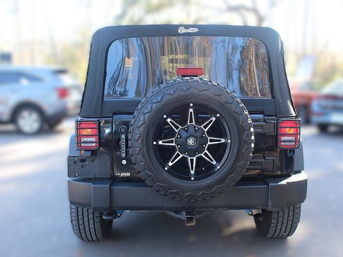 Used 2015 Jeep Wrangler Sport image 9