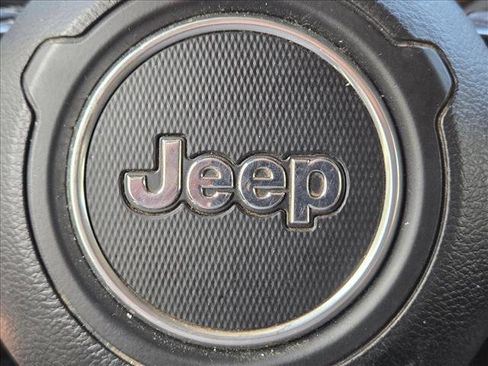 Used 2021 Jeep Gladiator Sport AWD/4WD image 15