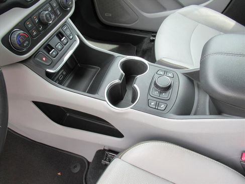 Used 2020 GMC Terrain SLT w/ Preferred Package image 17