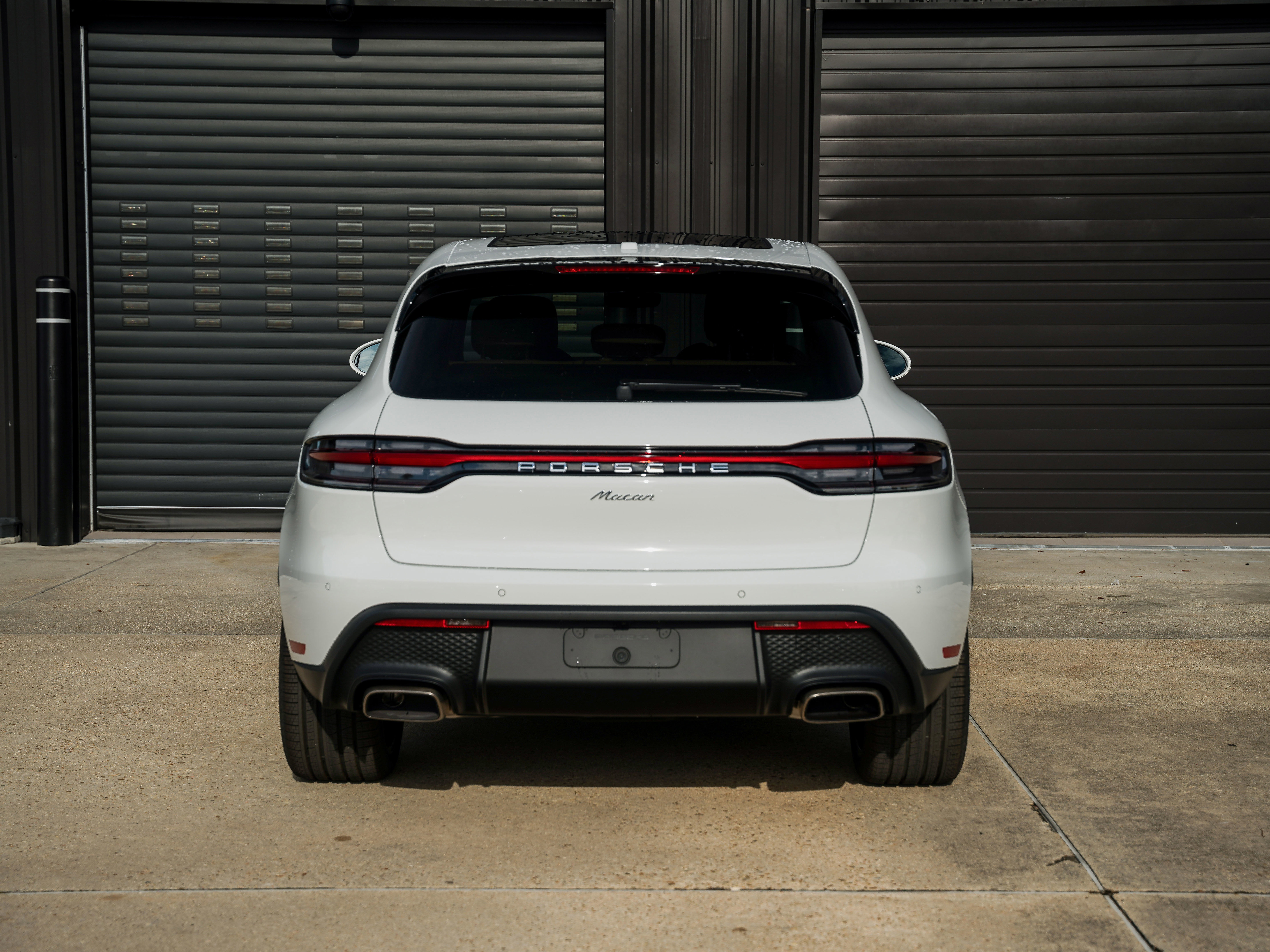 Certified 2026 Porsche Macan AWD/4WD image 9