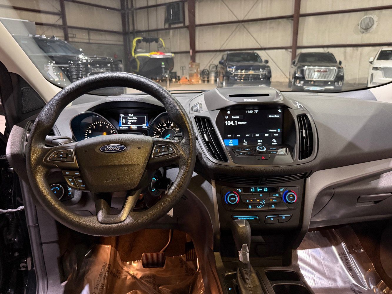 Used 2017 Ford Escape SE w/ Equipment Group 201A FWD image 29