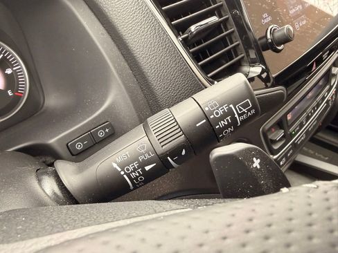 Used 2025 Honda Passport EX-L image 13