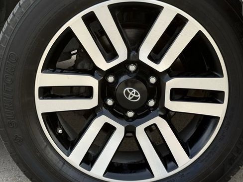 Used 2020 Toyota 4Runner Limited image 11