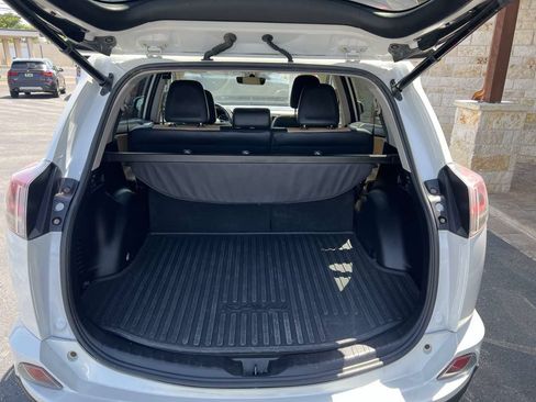 Used 2016 Toyota RAV4 Limited FWD image 8