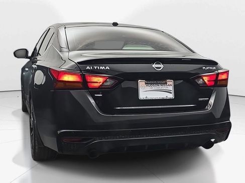 Used 2020 Nissan Altima 2.0 Platinum FWD image 9