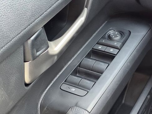 Used 2025 Toyota Tacoma TRD Sport image 16