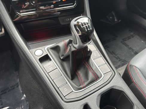 Used 2025 Volkswagen Jetta GLI Autobahn FWD image 23