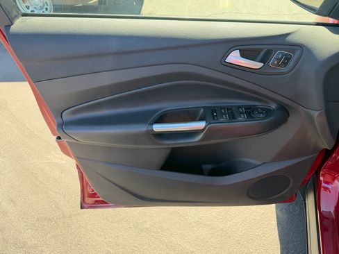 Used 2019 Ford Escape Titanium FWD image 15