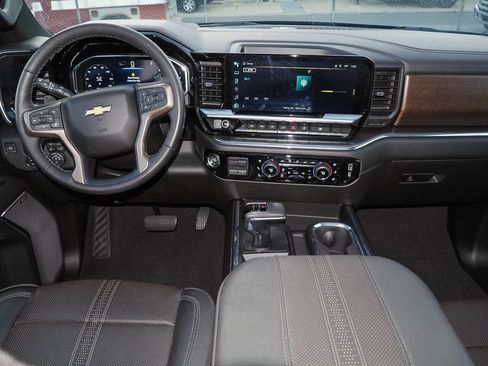 Certified 2023 Chevrolet Silverado 1500 High Country w/ High Country Premium Package AWD/4WD image 11