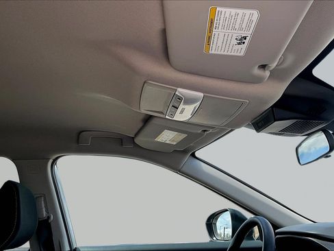 Used 2024 Nissan Rogue S FWD image 26
