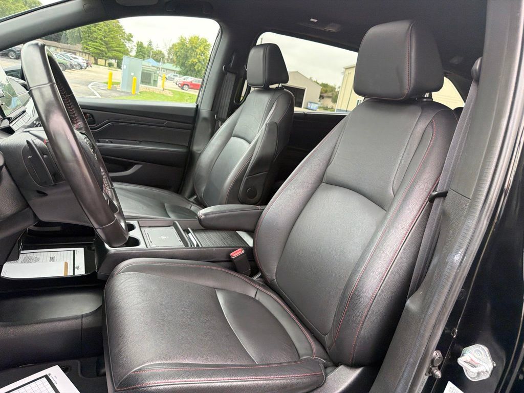 Used 2025 Honda Odyssey Sport-L image 12