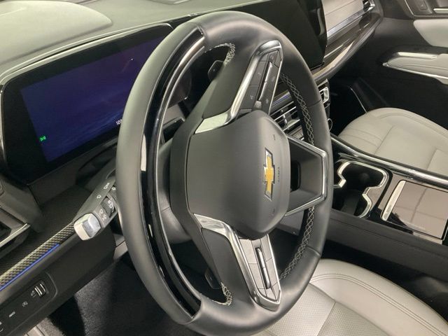 Used 2025 Chevrolet Traverse High Country AWD/4WD image 23
