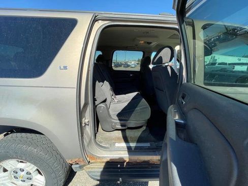 Used 2007 Chevrolet Suburban LS AWD/4WD image 27