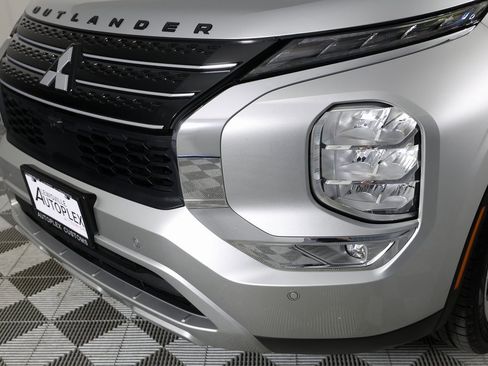 Used 2024 Mitsubishi Outlander SE image 42