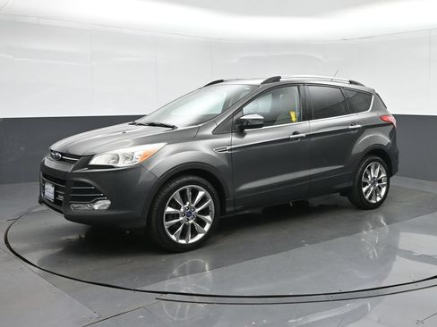 Used 2016 Ford Escape SE w/ SE Chrome Package AWD/4WD image 3