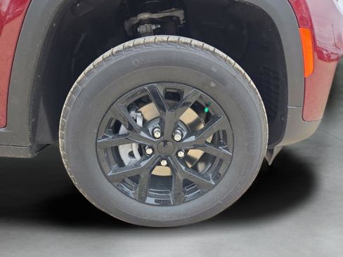 New 2025 Jeep Grand Cherokee Altitude RWD image 33