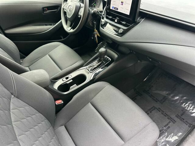 Used 2024 Toyota Corolla LE FWD image 18