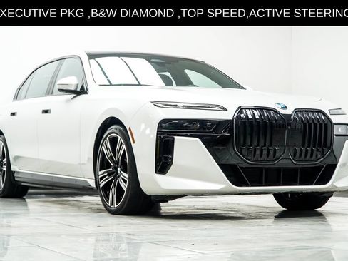 Used 2025 BMW 750e xDrive w/ Executive Package AWD/4WD image 4
