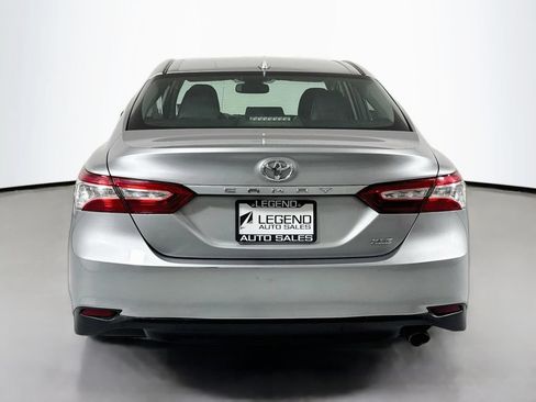 Used 2019 Toyota Camry XLE FWD image 6