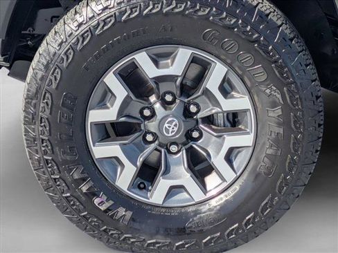 Used 2023 Toyota Tacoma TRD Off-Road w/ Black Out Package (TMS) AWD/4WD image 23