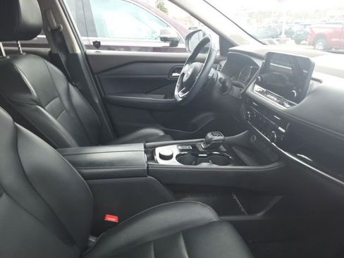 Used 2022 Nissan Rogue SL w/ SL Premium Package image 6