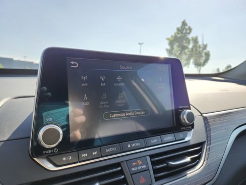 Used 2019 Nissan Altima 2.0 Platinum FWD image 7