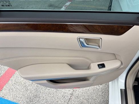 Used 2014 Mercedes-Benz E 350 Sedan image 26