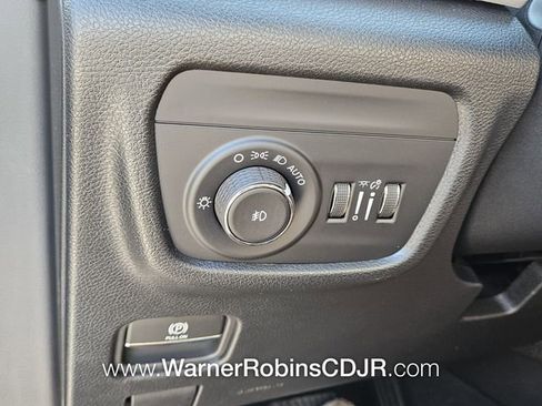 New 2025 Jeep Grand Cherokee L Limited w/ Black Appearance Package image 28