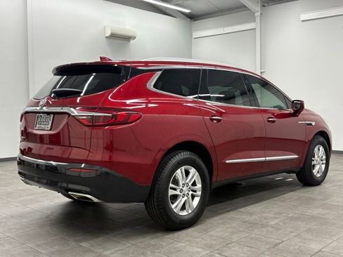 Used 2020 Buick Enclave Essence FWD image 2