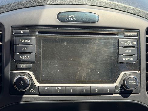 Used 2016 Nissan Juke S FWD image 7