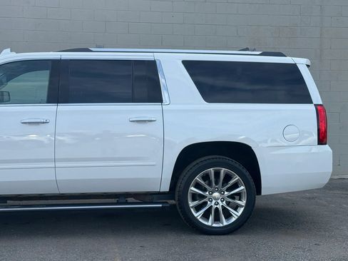 Used 2019 Chevrolet Suburban Premier w/ Premier Plus Edition AWD/4WD image 4