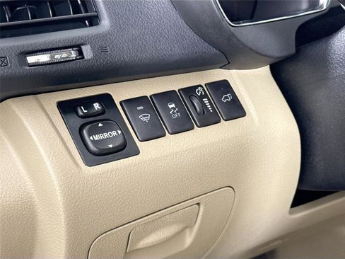 Used 2012 Toyota Highlander Limited image 15