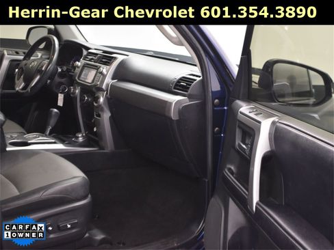 Used 2017 Toyota 4Runner SR5 Premium image 22