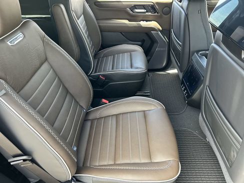 New 2026 GMC Yukon Denali Ultimate AWD/4WD image 28