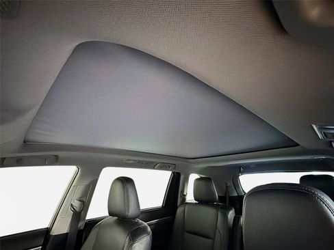 Used 2019 Toyota Highlander Limited Platinum FWD image 15
