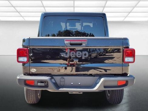 New 2025 Jeep Gladiator Sport image 21