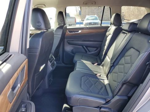 Used 2024 Volkswagen Atlas SE image 30