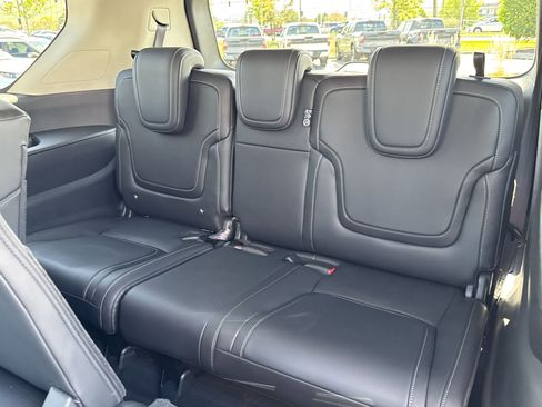 New 2025 Nissan Armada SV image 14