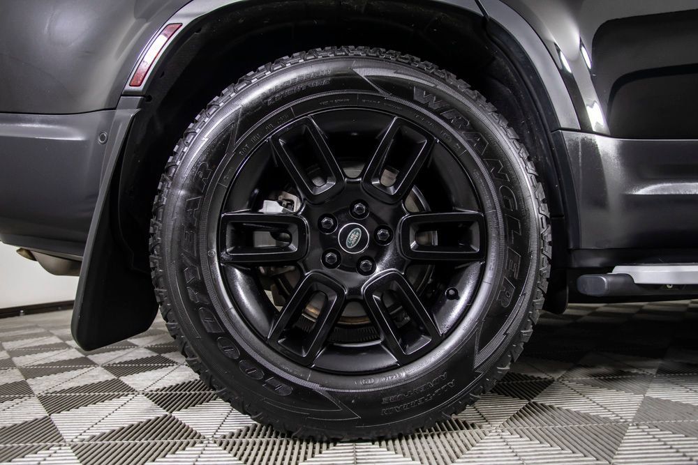 Used 2024 Land Rover Defender 130 S AWD/4WD image 43