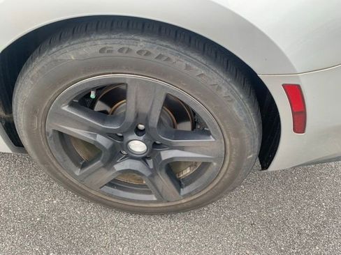 Used 2016 Chevrolet Camaro LT RWD image 9
