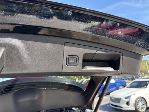 Used 2022 Cadillac XT4 Premium Luxury w/ Safety Alert Package image 13