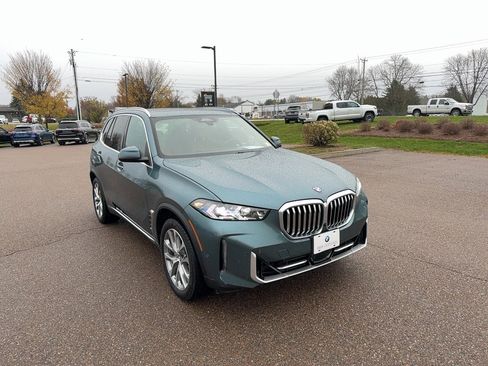 Certified 2024 BMW X5 xDrive40i w/ Premium Package image 3