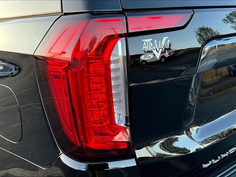 Used 2023 GMC Yukon Denali Ultimate image 30