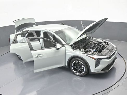 Used 2025 Kia K4 EX image 70