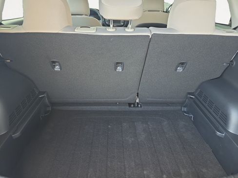 Certified 2025 Kia Soul LX w/ LX Technology Package FWD image 10