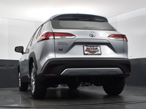 Used 2025 Toyota Corolla Cross L image 39