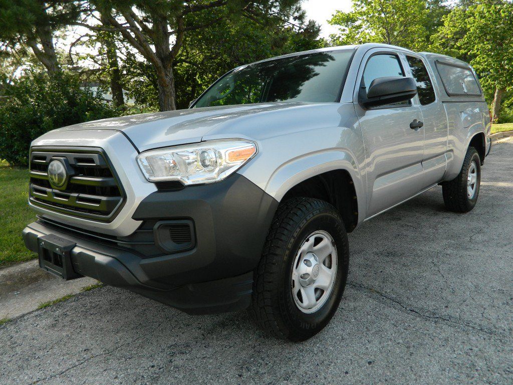 Used 2019 Toyota Tacoma SR RWD image 1