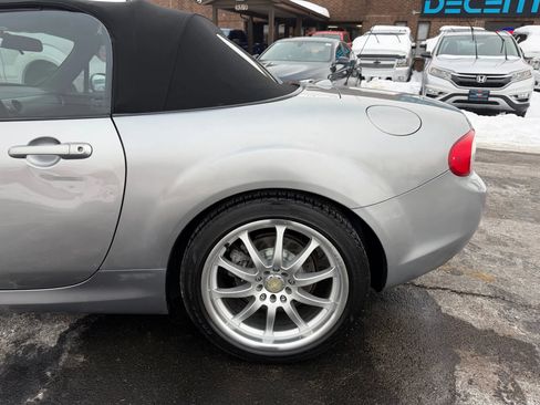Used 2010 MAZDA MX-5 Miata Sport image 39